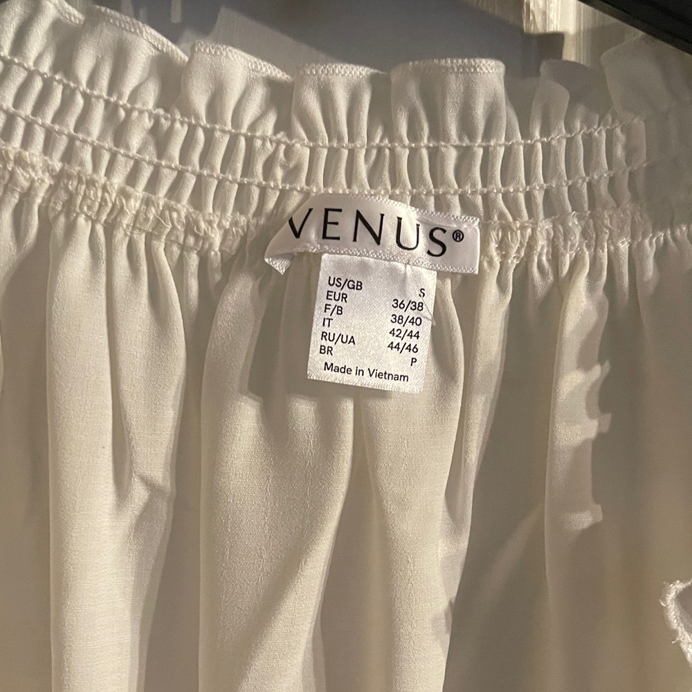 VENUS White Button-Front Ruffle Blouse - Picture 2 of 3